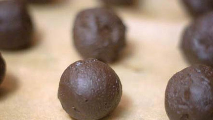 Healthy Dark Chocolate Truffles